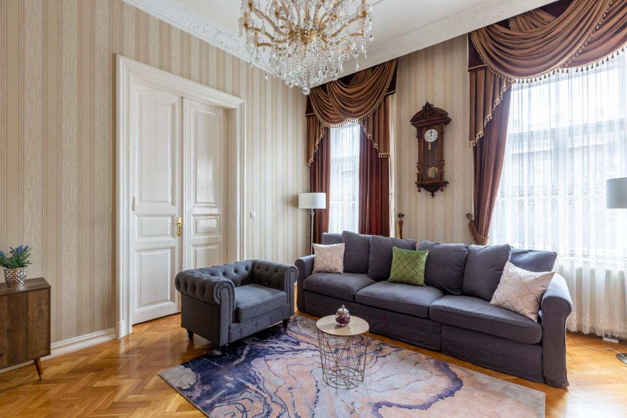 Luxury Next To The New York Cafe * בודפשט